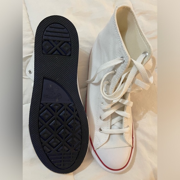 Chuck Taylor All Star White Converse - Picture 2 of 3